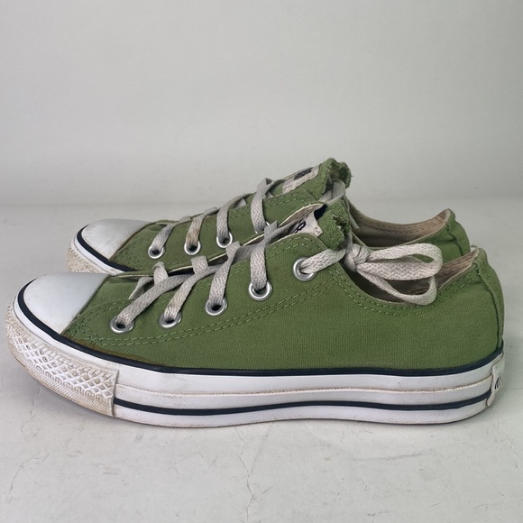 RARE Converse low tops size women’s 6 olive green - Picture 5 of 11